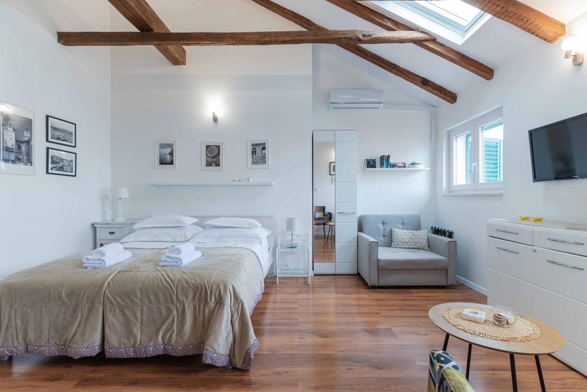 Apartment The Charm สปลิท ภายนอก รูปภาพ