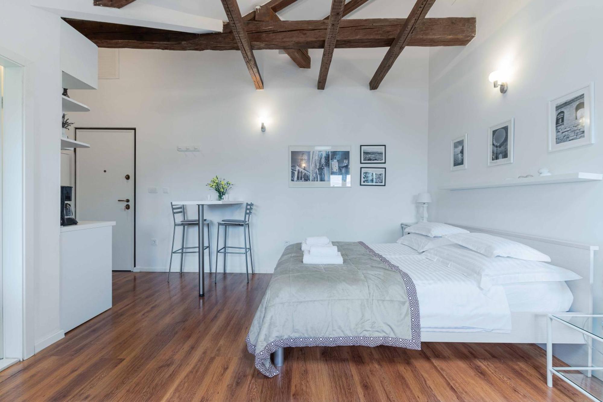 Apartment The Charm สปลิท ภายนอก รูปภาพ